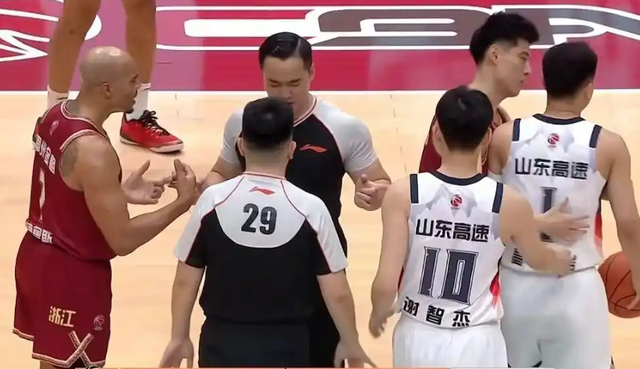 开云入口-山东男篮23分惨败浙江稠州,心凉了,邱彪或已对球队失去控制